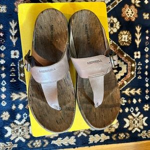 Merrell brand thong sandals, women’s size 9